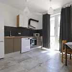 House 2247 * Μεντουλίν