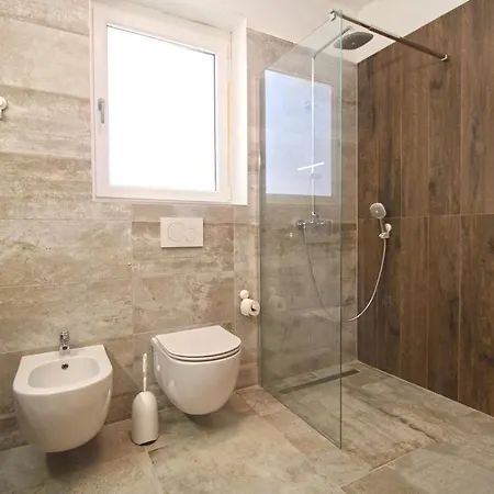 House 2247 ميدولين