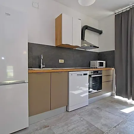 House 2247 ميدولين