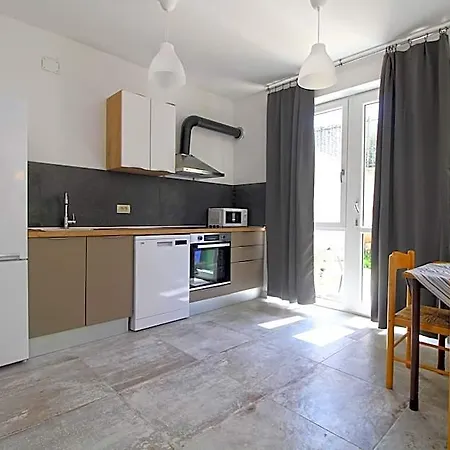 House 2247 بيت للعطل ميدولين