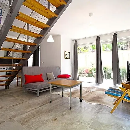House 2247 ميدولين
